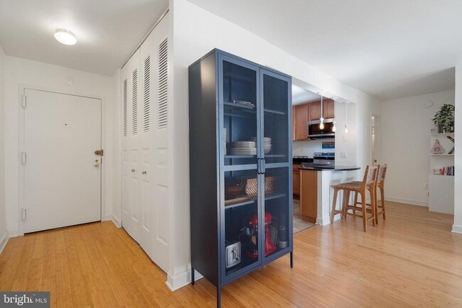 Building Photo - 1325 18th St NW