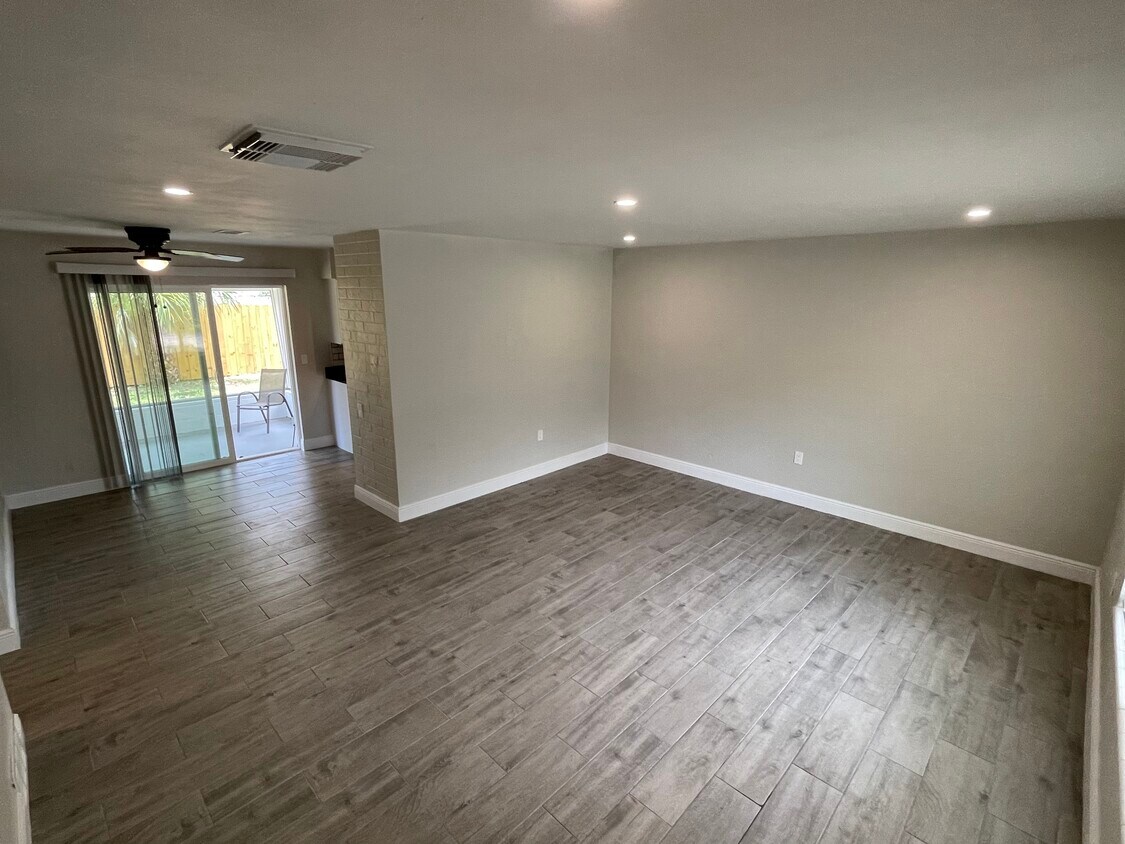 8566 119th St N, Seminole, FL 33772 House Rental in Seminole, FL