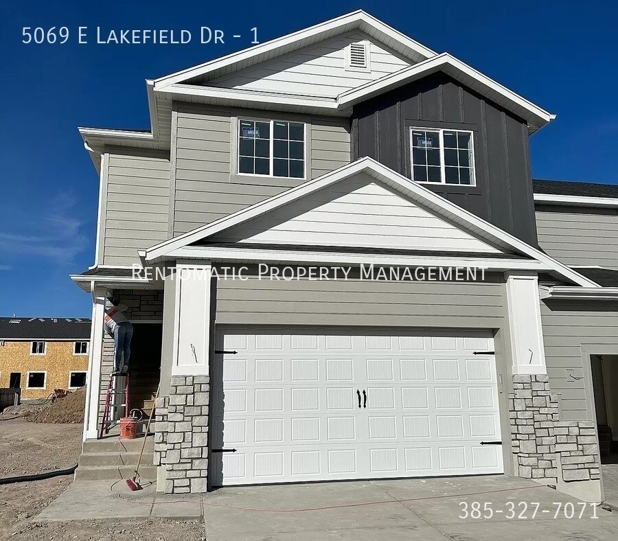 5069 E Lakefield Dr, Eagle Mountain, UT 84005 Townhome Rentals in