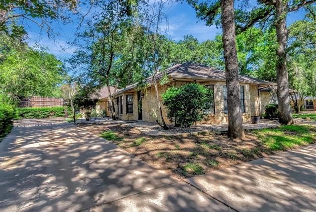 Building Photo - 1132 Sunrise Dr