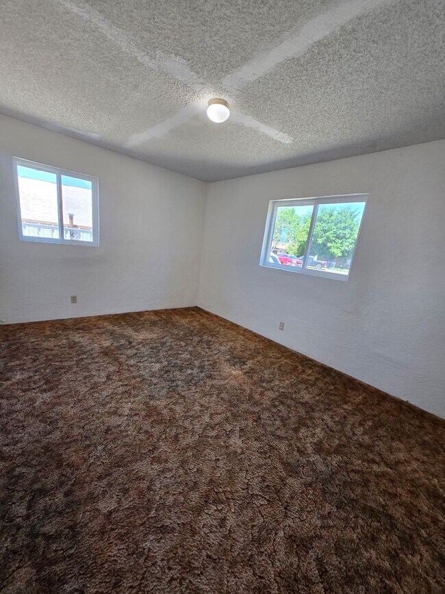 Foto del edificio - HUD Property