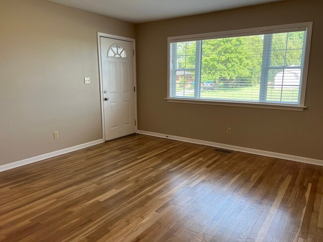 Living room - 3662 Diane Ln