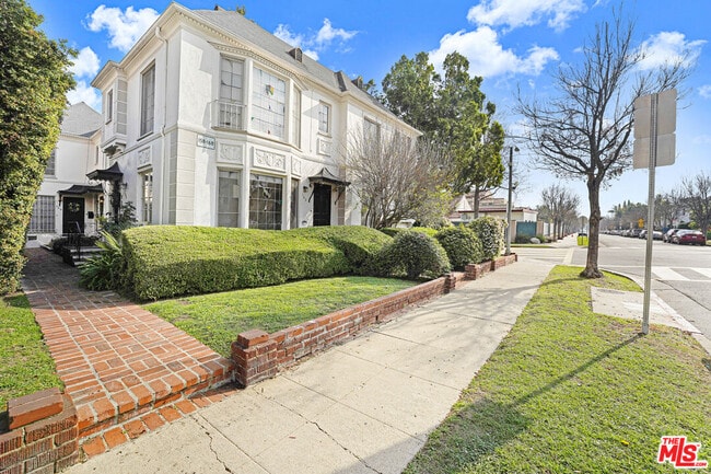 Foto del edificio - 168 S Elm Dr