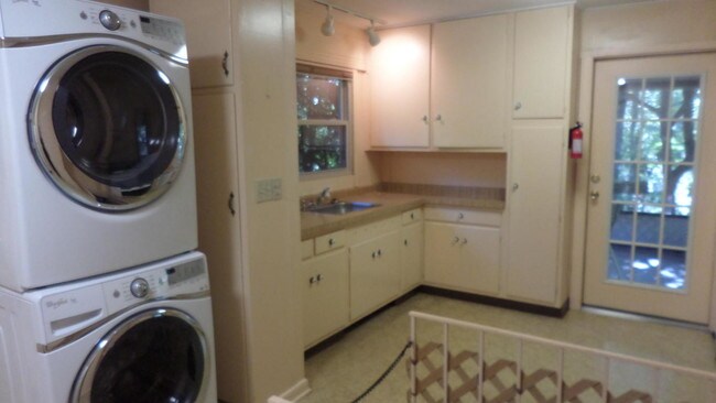 Foto del edificio - 110 Chatham Ln