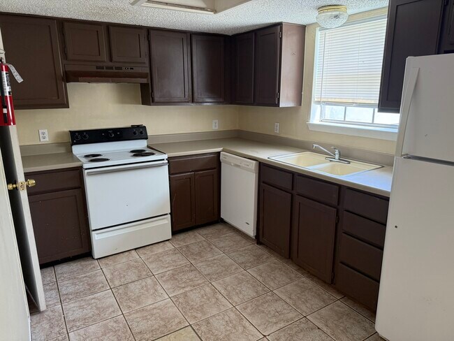 Foto del edificio - 6106 Wilderock Dr