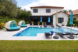 Building Photo - 8537 NW 39th Ct
