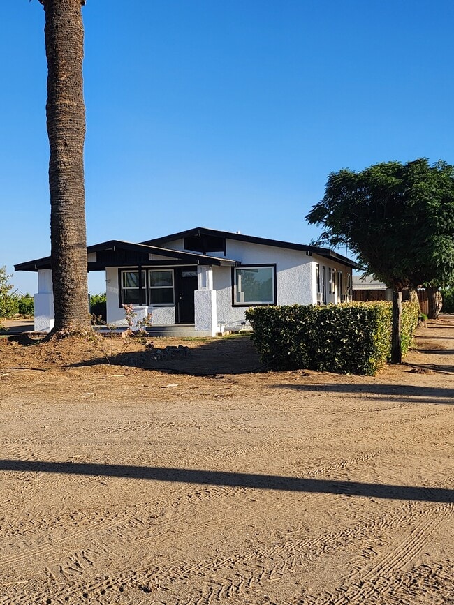 Building Photo - 22337 E Huntsman Ave