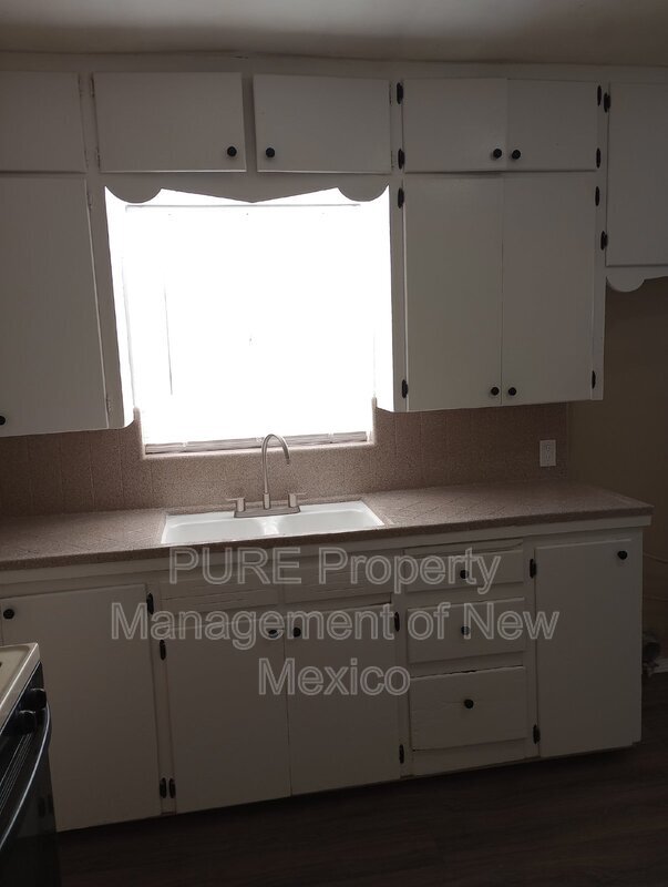 Building Photo - 546 Alvarado Dr SE