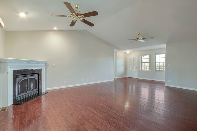 Foto del edificio - 3005 Old Hollow Rd