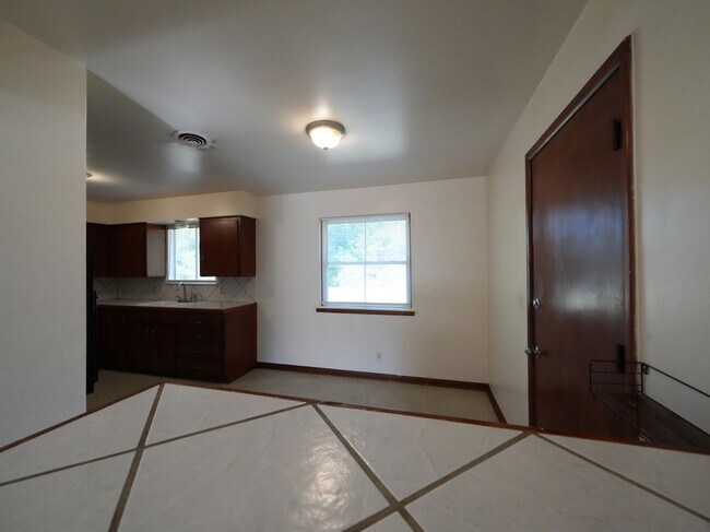 Foto del edificio - 3 Bedroom Tulsa Home Ready Immediately!