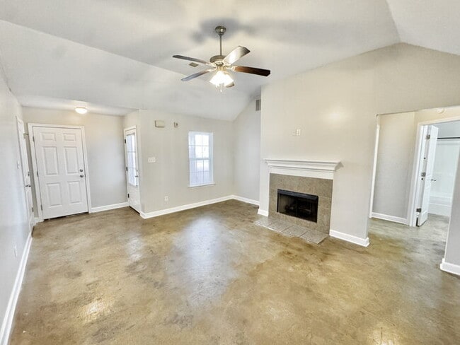 Building Photo - 3915 Jordan View Dr