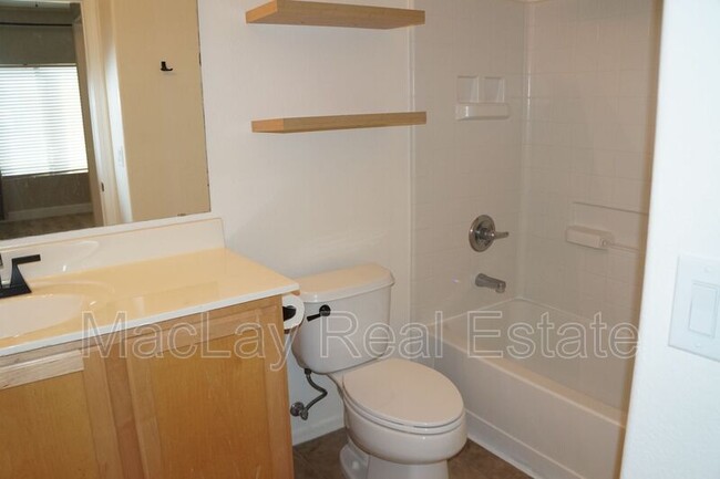 Foto del edificio - 900 S 94th St