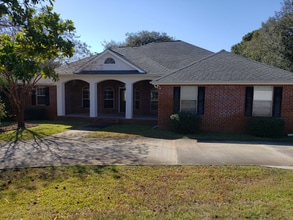 Building Photo - 2061 Riviera Ln S