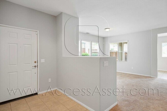 Foto del edificio - Charming 3 Bedroom/2.5 Bath Townhouse In L...
