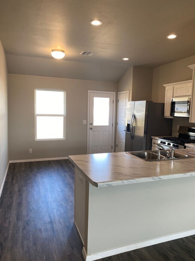 Building Photo - Your Next Home Awaits! Pre-Leasing This 3-Bedroom, 2-Bath Home with a Wooden Privacy Fence in Che...