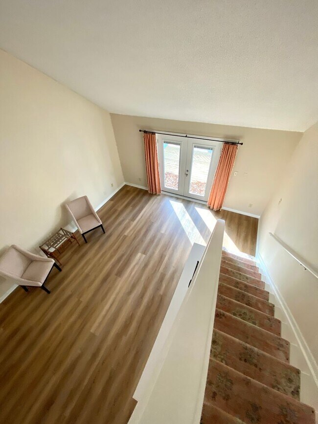 Foto del edificio - LOFT LIVING IN FAIRFIELD HARBOUR! Utilities Included