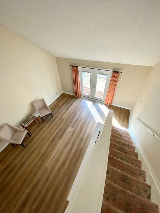 Foto del edificio - Townhome Style Loft Condo Gated Marina Community + Utilities Included!