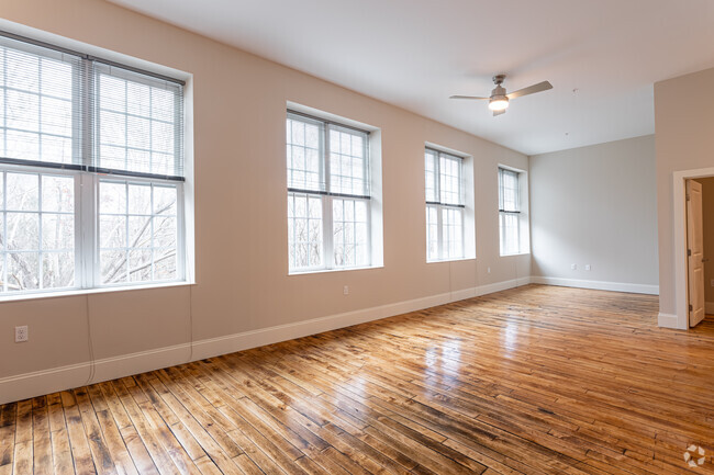 2BR, 1BA - Alden Lofts