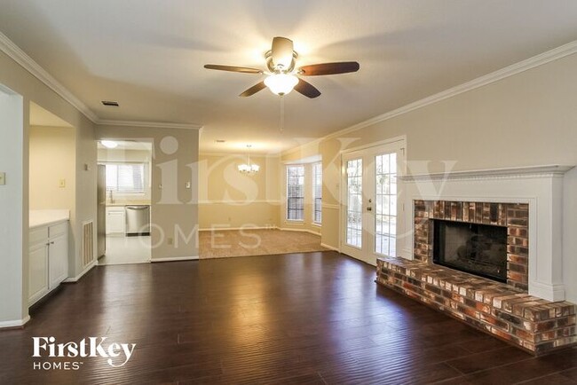 Building Photo - 30 Sylvan Forest Dr