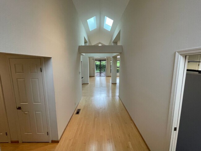 Building Photo - $4,575 - GORGEOUS 3 BEDROOM HOME IN BLACKHAWK