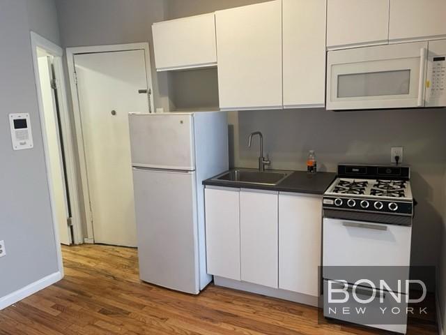 Foto del edificio - 219 E 28th St