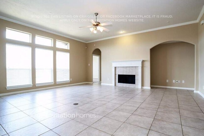 Building Photo - 12111 Fall River Pass Ln
