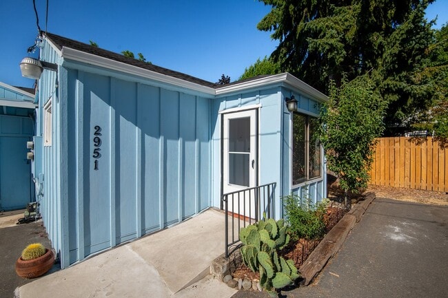 Building Photo - VPM2949D-3