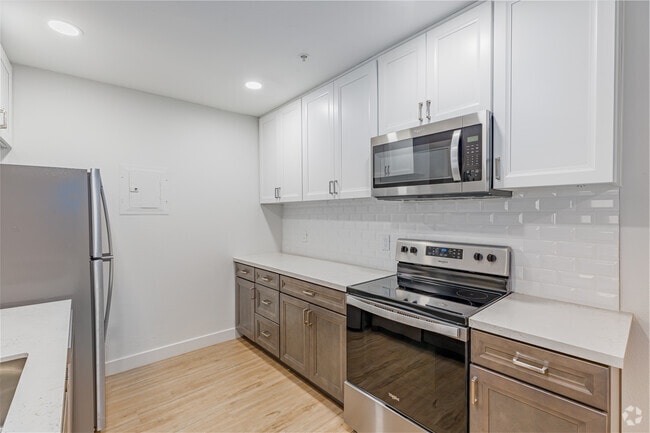 Interior Photo - Mariposa