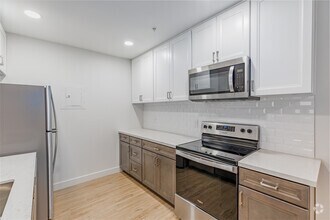 Interior Photo - Mariposa