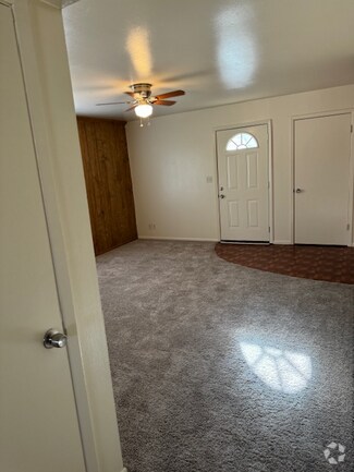 Building Photo - 100 Park Ln