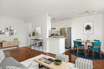 Building Photo - 60 Gloucester St