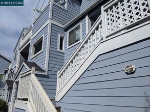 Building Photo - 249 Sea Crest Cir