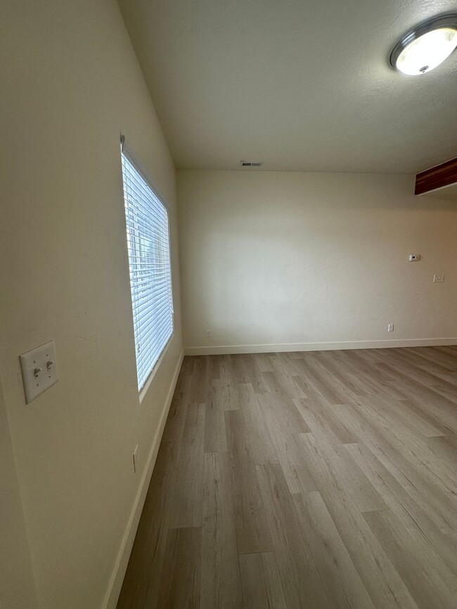 Foto del edificio - 2 bedroom, 2.5 bathroom townhome at Lincol...