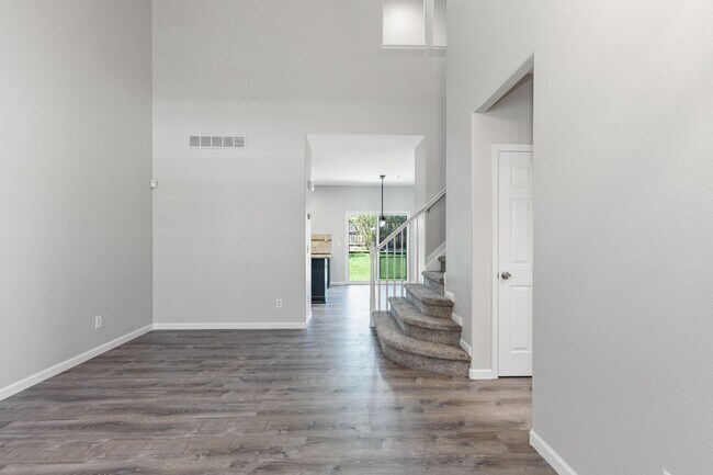 Foto del edificio - Spacious 5 bedroom home in the heart of Pa...