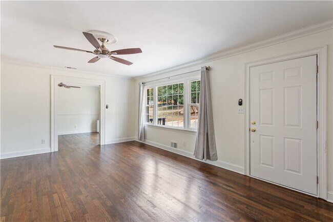 Foto del edificio - 3623 Lee St SE