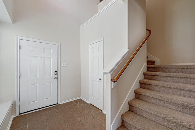 Building Photo - 5631 Claybeck Ln