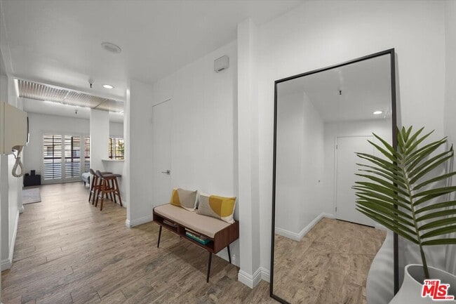 Building Photo - 14630 Dickens St