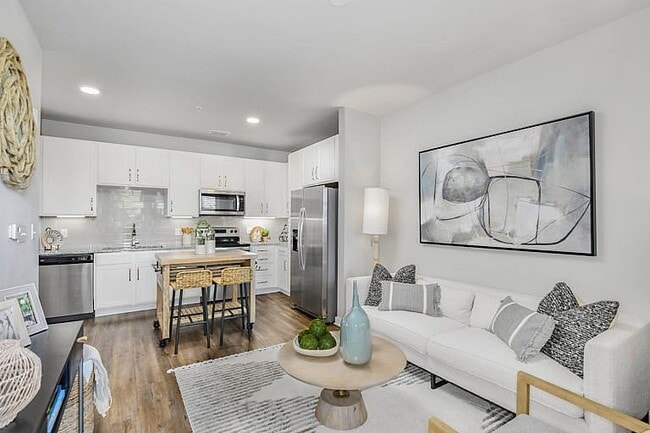 Building Photo - Residences at SweetBay