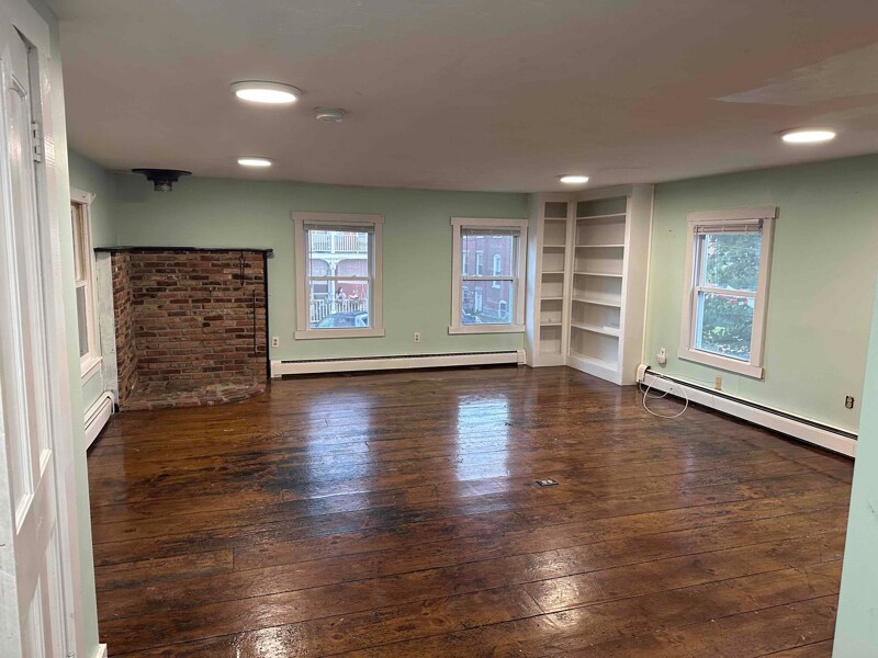 Primary Photo - 50 N Spring St