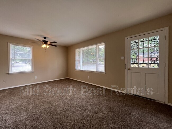 Building Photo - 2142 Pamela Dr