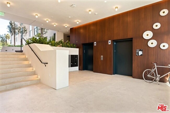 Foto del edificio - 3004 Sunset Blvd