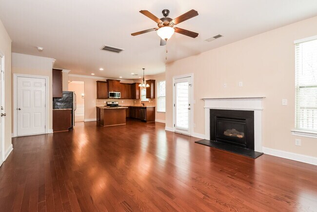 Building Photo - 4910 Dawson Ct
