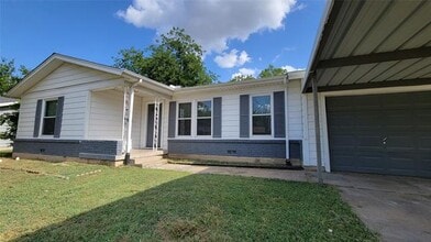 Building Photo - 4804 Sabelle Ln