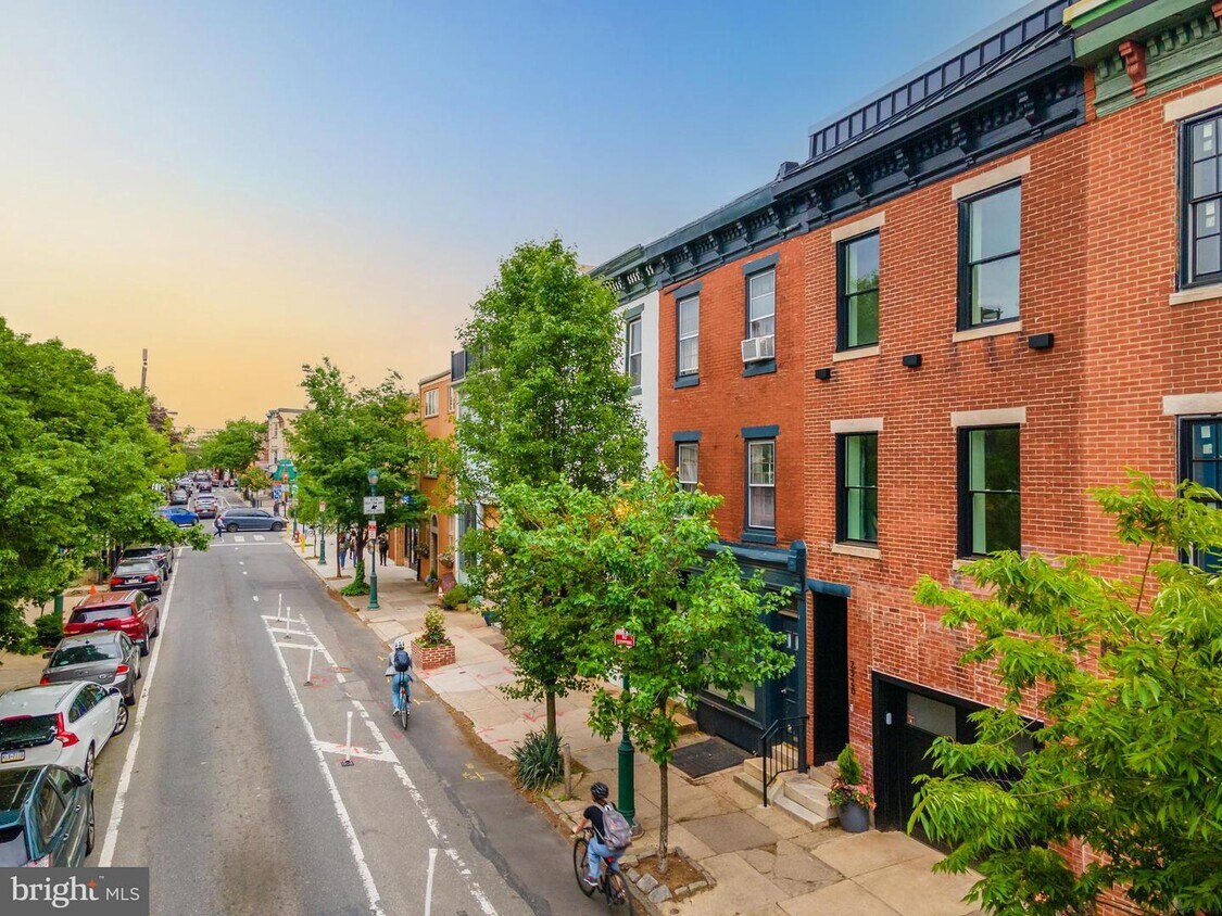 Primary Photo - 2320 South St