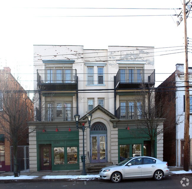 Building Photo - 612 California Ave