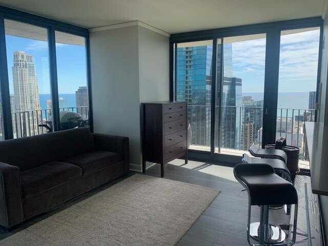 Foto del edificio - 221 N Columbus Dr