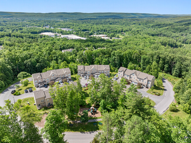 Building Photo - Dream Mountain Hollow