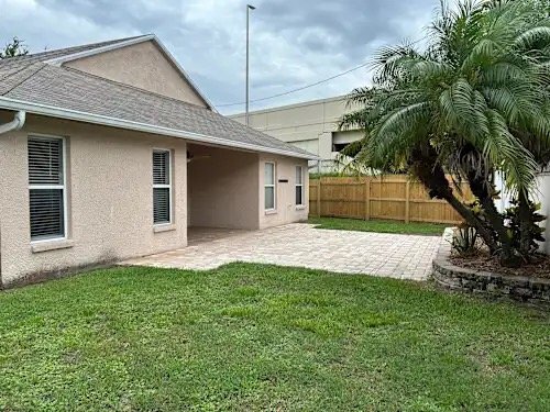 Foto del edificio - 15564 Lake Bella Vista Dr
