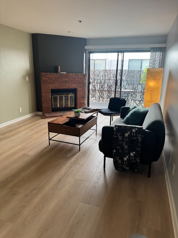 Building Photo - 12712 Moorpark St