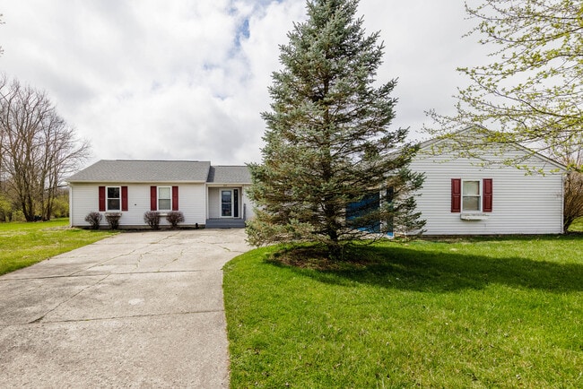Building Photo - 229 Topaz Ln
